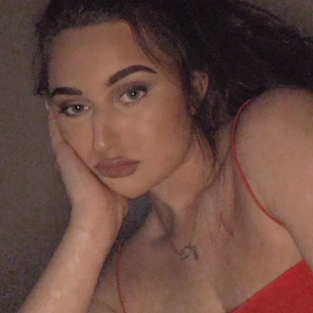 Meet your Posher, Courtney